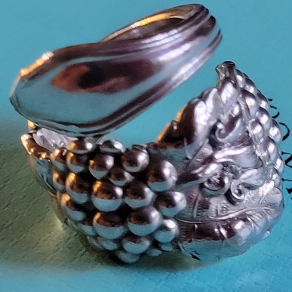 1890 Tiffany & Company Blackberry Spoon Ring in Sterling Silver # 87 Size 6.5-7 - Picture 5 of 13